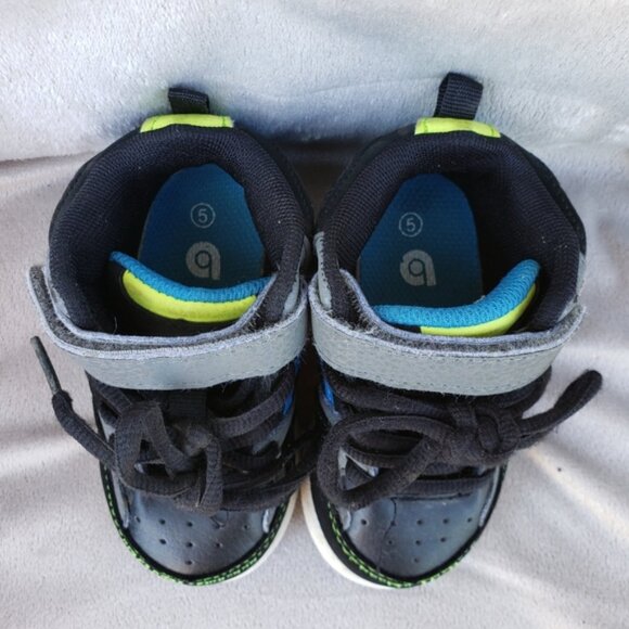 Little Velrco Sneakers - Picture 3 of 4